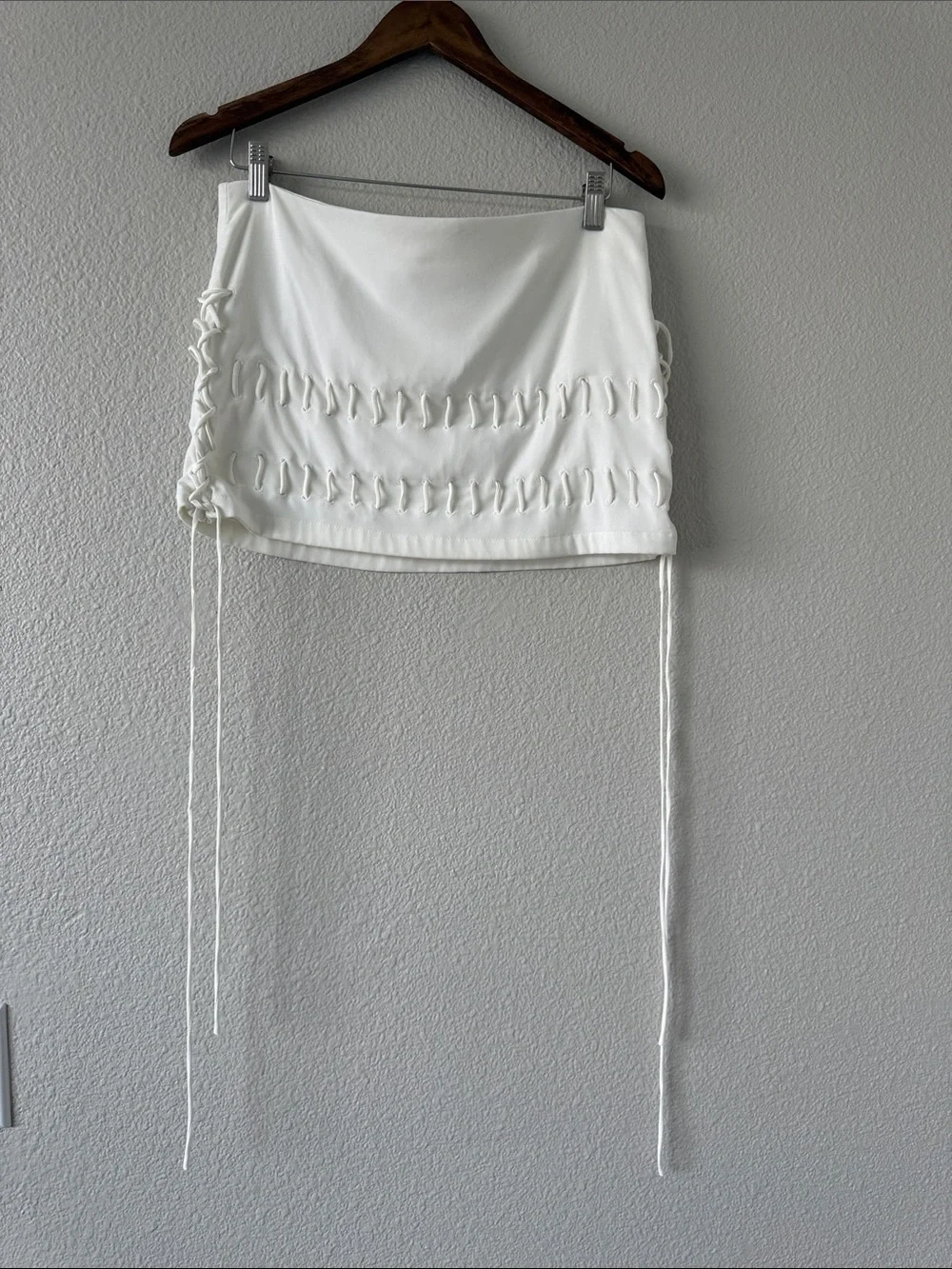 With Jéan White‎ Clement Lace up Side Tie Mini Skirt Medium